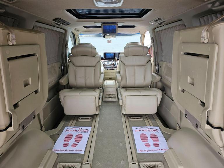 Nissan Elgrand 4WD XL TOP SPEC SERIES 3 Petrol Automatic
