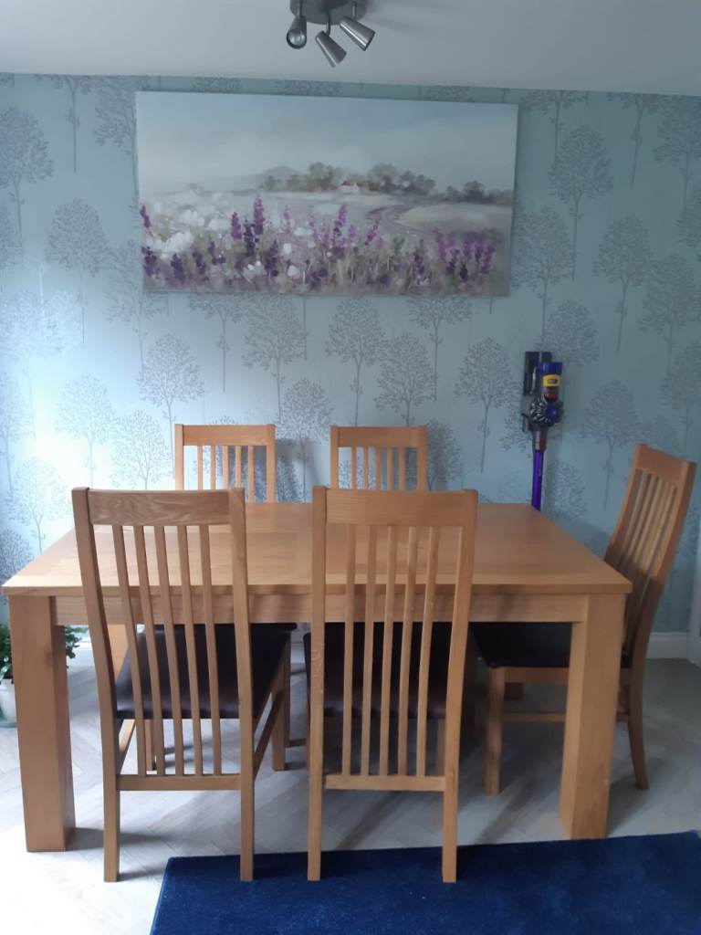 Oak Dining Table and 6 chairs