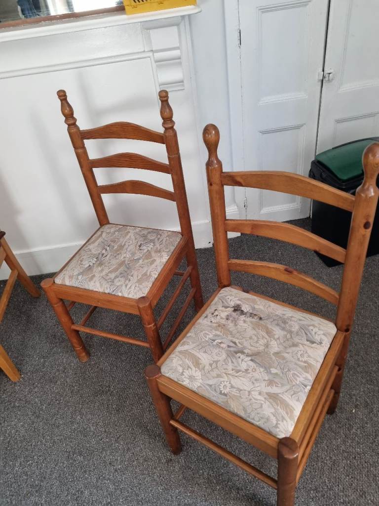 Dining room chairs x2