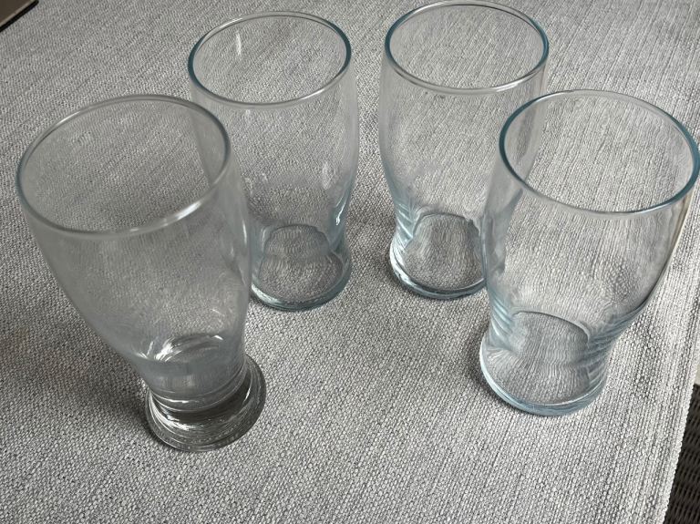 Set of 4 Tulip Pint Glasses (20oz) – Ideal for Parties & Spares