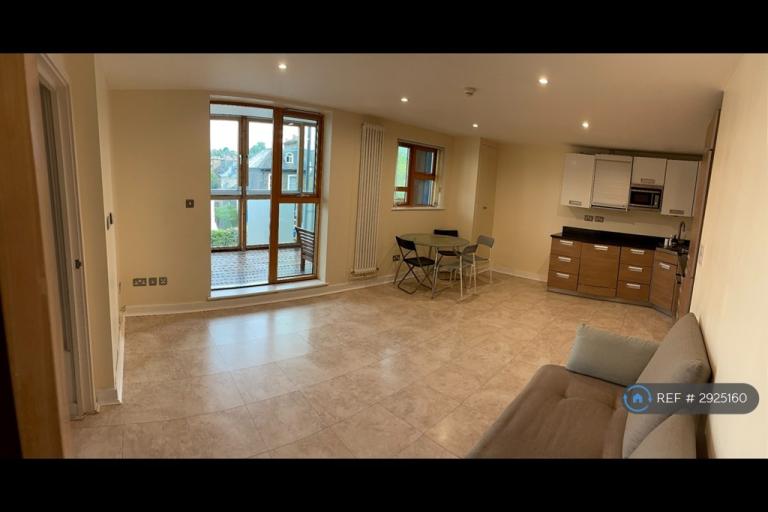 2 bedroom flat in Woolwich Road, London, SE10 (2 bed) (#2925160)