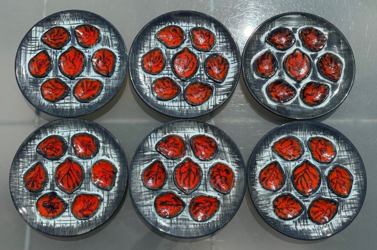 SET OF SIX VINTAGE FRENCH PORNIC OYSTER PLATES, PLATTERS, 25cm - 1960s MID CENTURY - WILL POST!