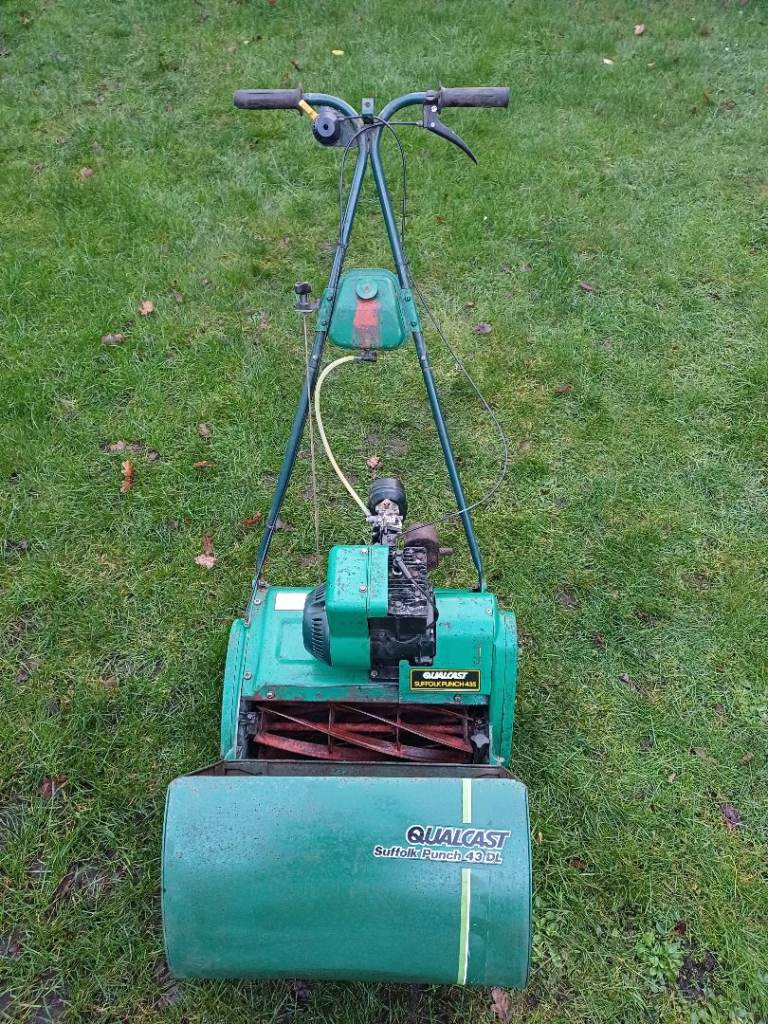 Qualcast 43s / 17" Suffolk Punch Cylinder  17" Self Propelled Petrol Lawnmower Stripes Sharp