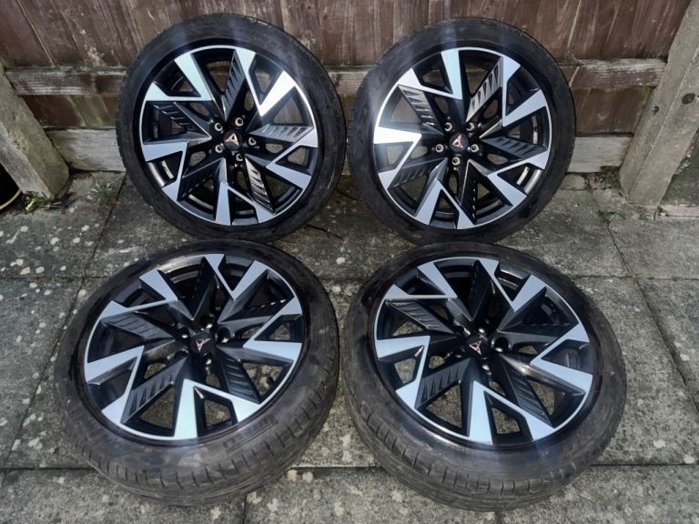 Genuine Cupra Formentor 19” Diamond Cut Alloy Wheels Set of 4 With Tyres