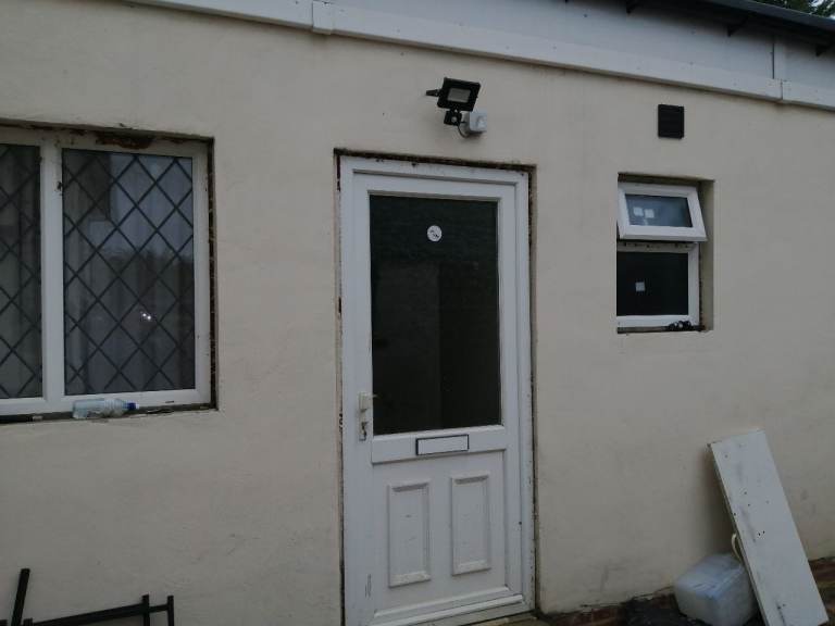 Studio flat to let fully furnished in Kingsbury area