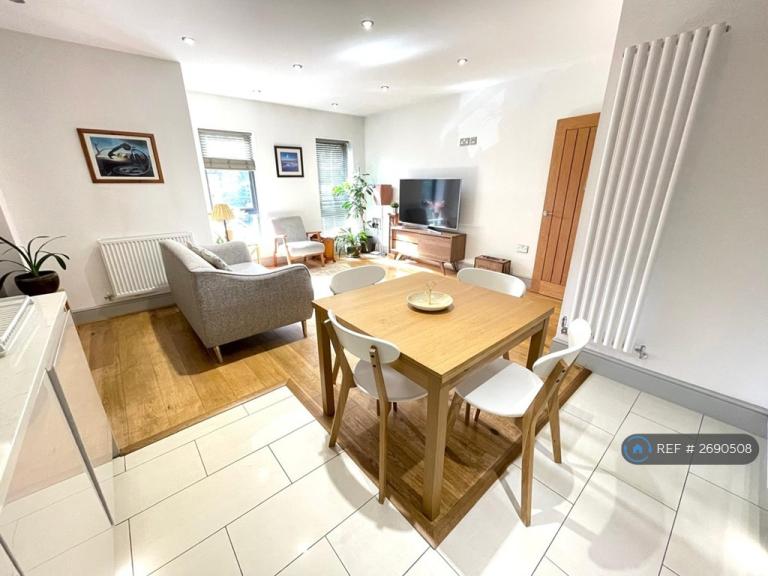 2 bedroom flat in Lime Court, Birmingham, B16 (2 bed) (#2690508)