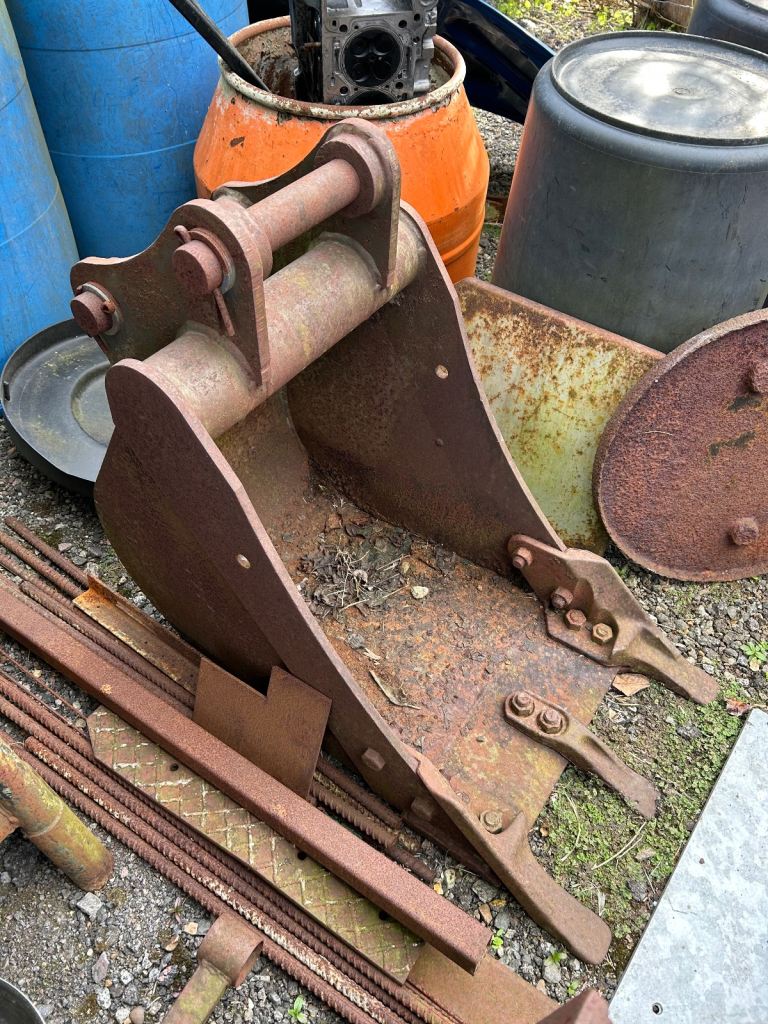 Digger Bucket Quick Hitch