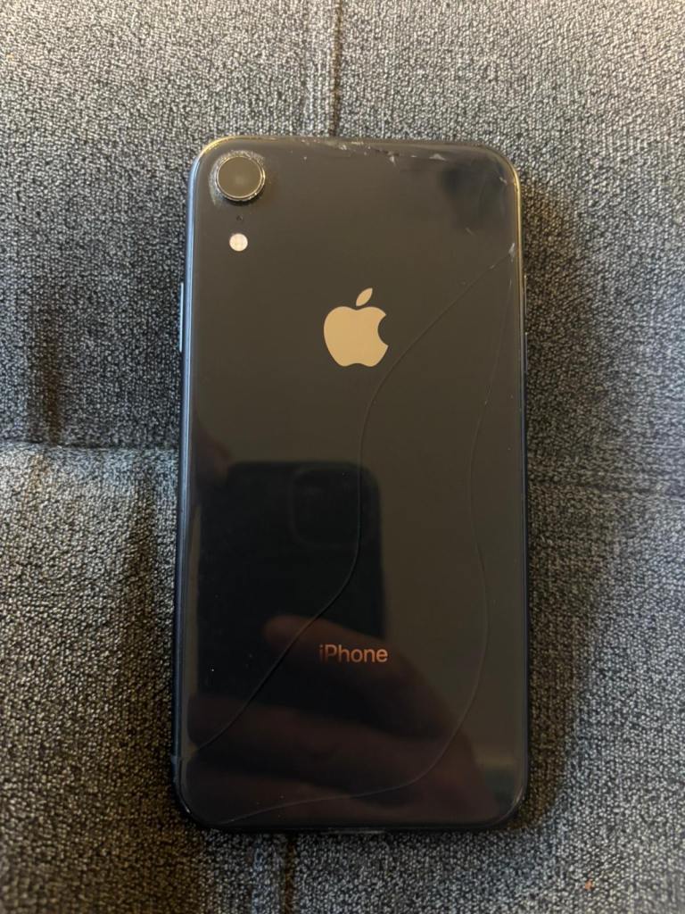 iPhone XR , 64gb , unlocked 