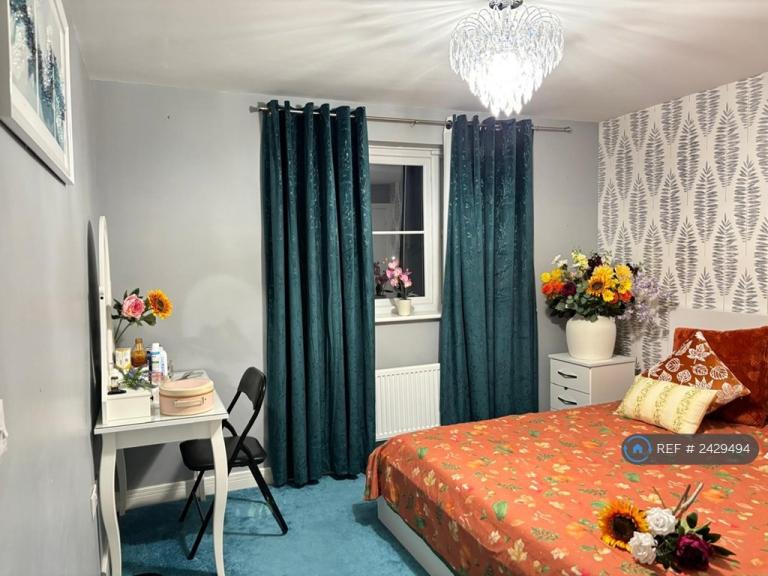 4 bedroom house in Regina Drive, Nottingham, NG8 (4 bed) (#2429494)