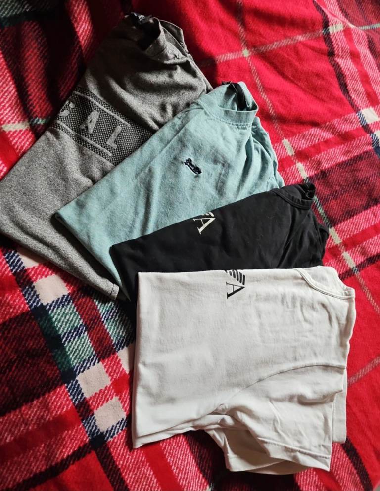 T-Shirt, Size S and XS – x4 Very Good Condition