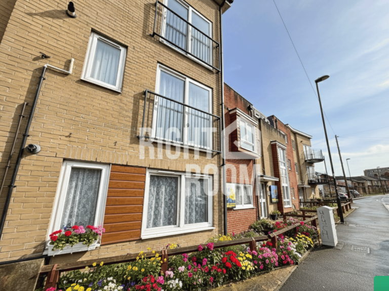 Rooms to rent SO14/SO15/SO16/SO17 - UC/DSS/STUDENTS/PROFESSIONALS  WELCOME