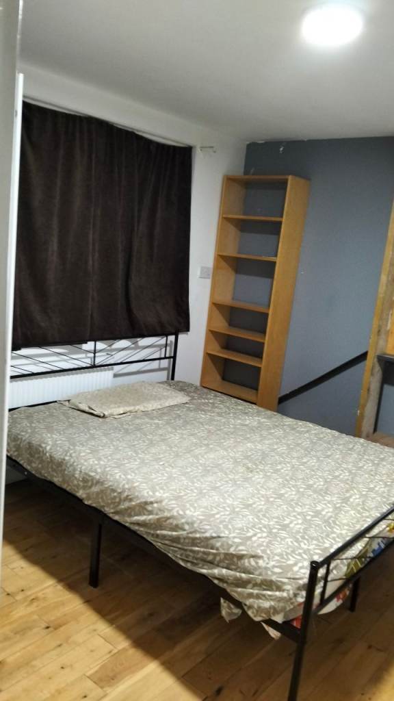 Double room near to east croydon 