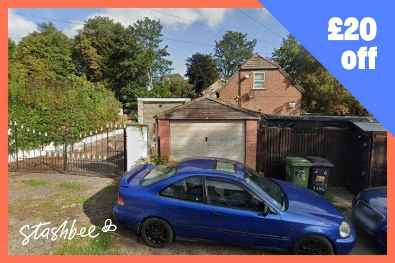 Garage to rent in Leeds (LS12) | Stashbee