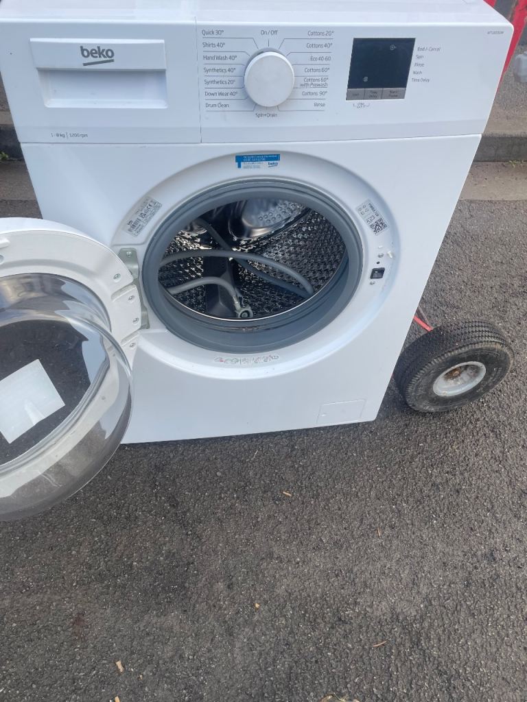 8kg washing machine in very good condition perfectly working free delivery 