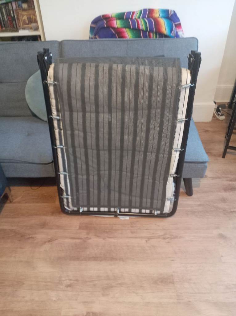 Folding bed