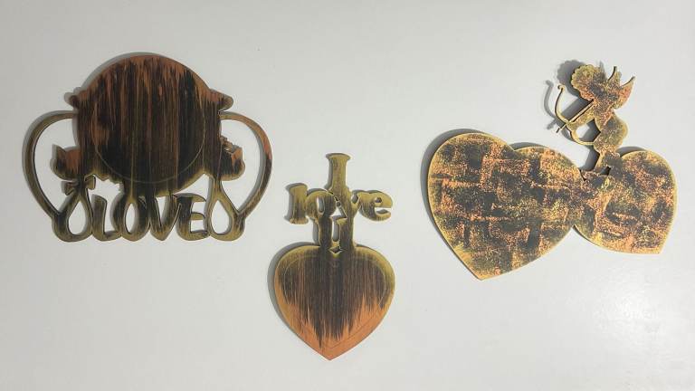 Wooden Heart shape wooden sign, picture frame, plaque for wall hanging, hangup decor - 3 pcs 