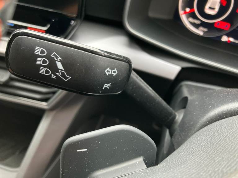 2025 SEAT Leon 1.0 eTSI FR 5dr DSG Hatchback PETROL Automatic