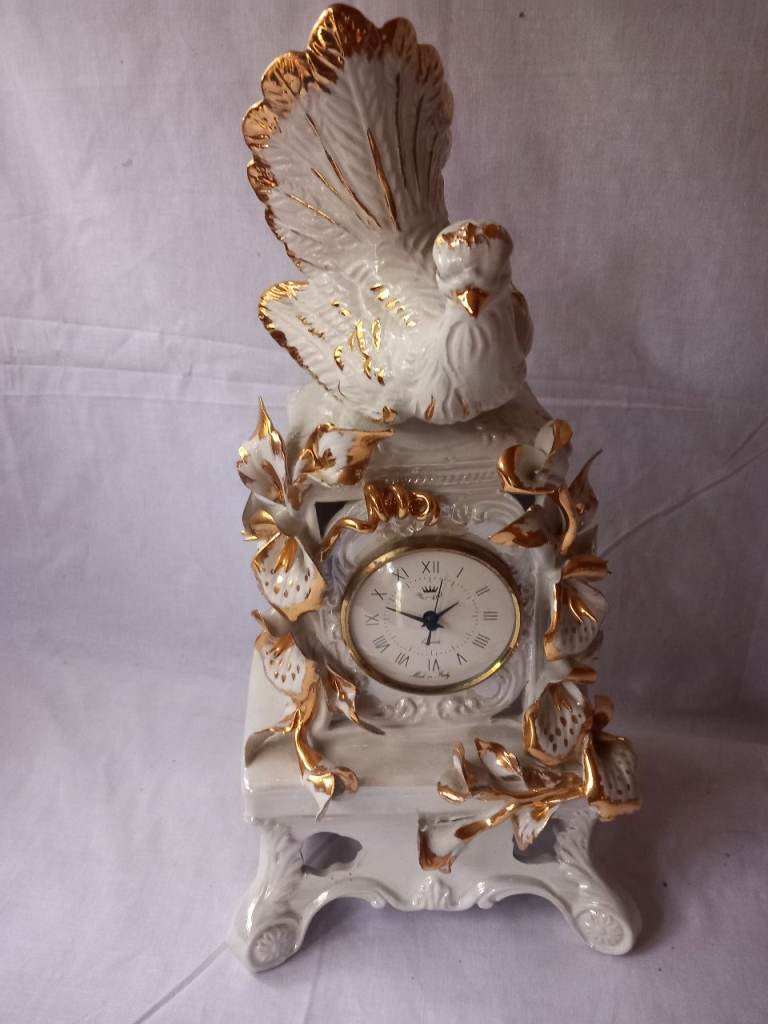 Decorative Ceramic Dove Mantel Clock – Good Condition