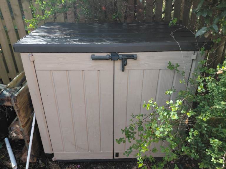 Keter Garden Storage Shed – Beige Plastic, Good Condition