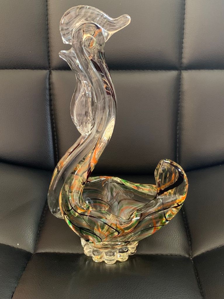 Bird figurine 