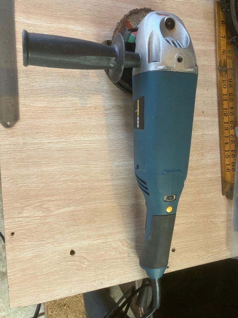 Workzone 1150W Angle Grinder 125mm Disc Diameter