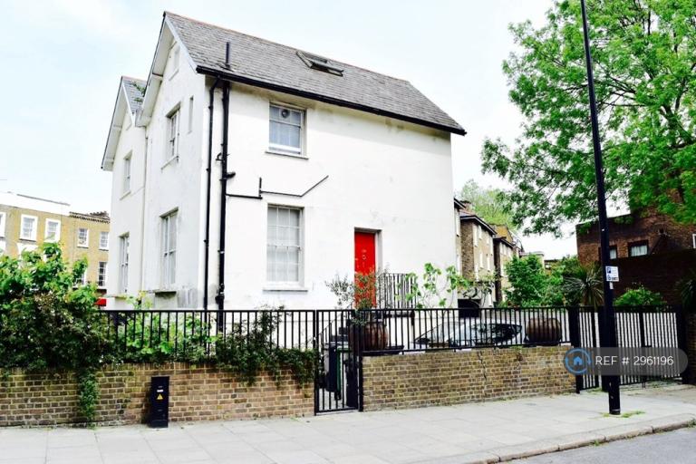 3 bedroom flat in Malden Crescent, London, NW1 (3 bed) (#2961196)