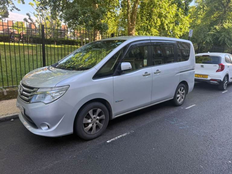 Nissan Serena 2.0 Hybrid petrol 8 seater 2015