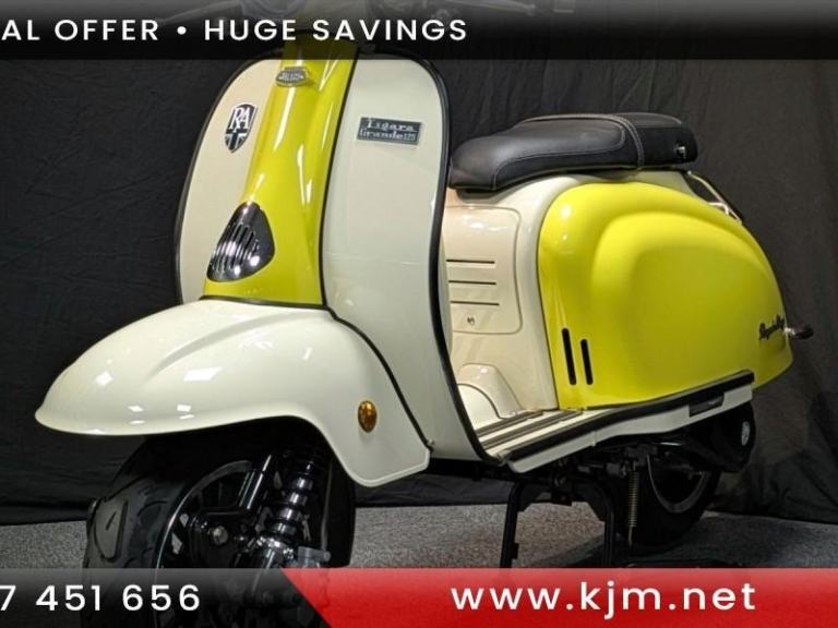 Royal Alloy TG 125cc  a Modern Classic Retro Automatic Moped Scooter