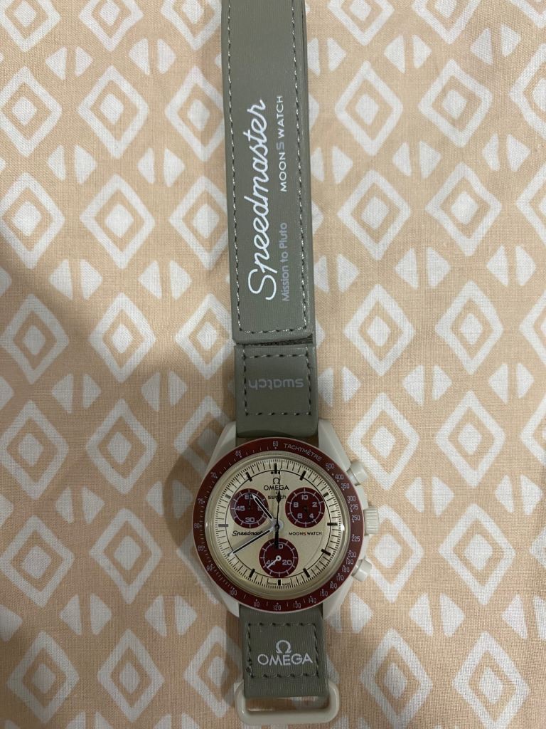 Omega x Swatch Moonswatch - Mission to Pluto