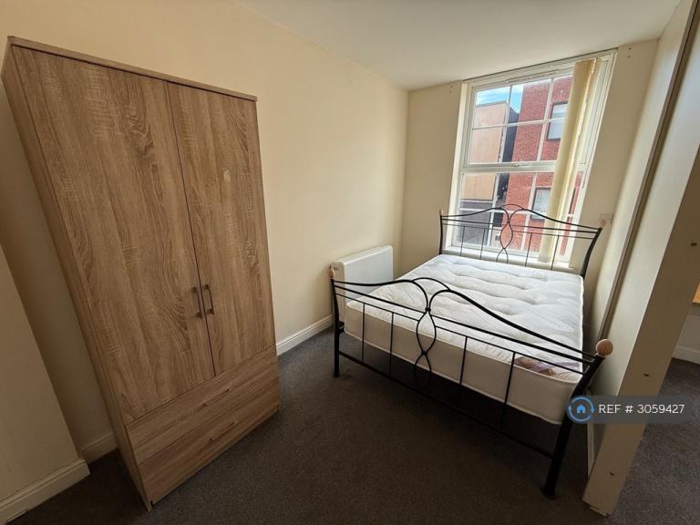 Studio flat in York House, Doncaster, DN1 (#3059427)