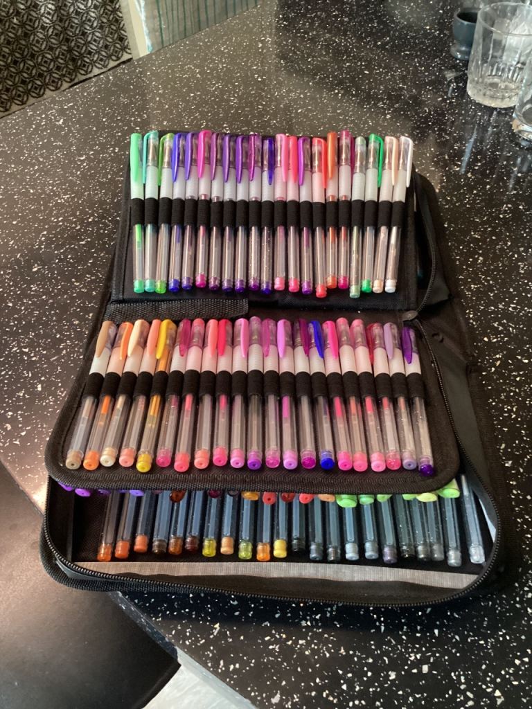 Shuttle Art 130 Colours Gel Pen Set – As Good As New
