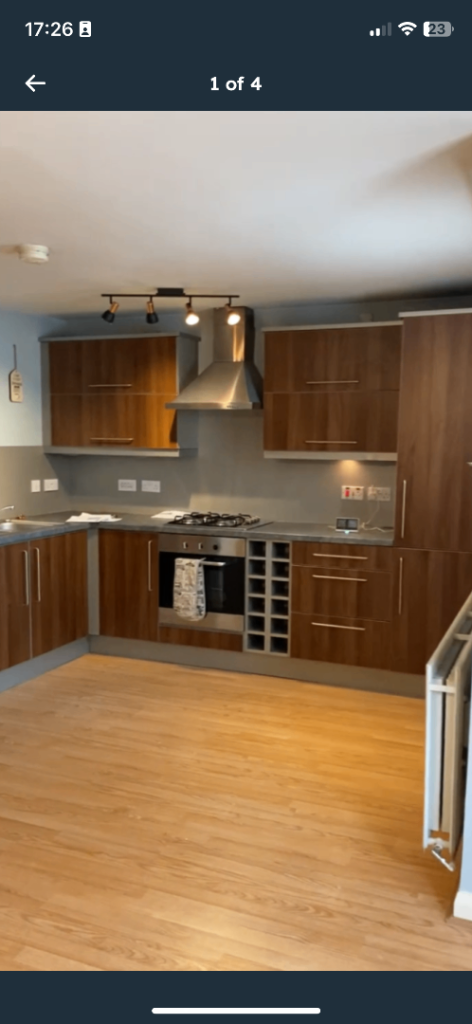 Immediately available 2 bed modern flat