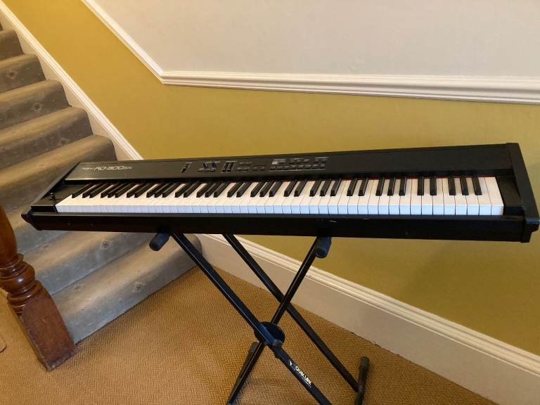 Roland RD-300SX Digital Stage Piano with Quiklok Stand and Pedal