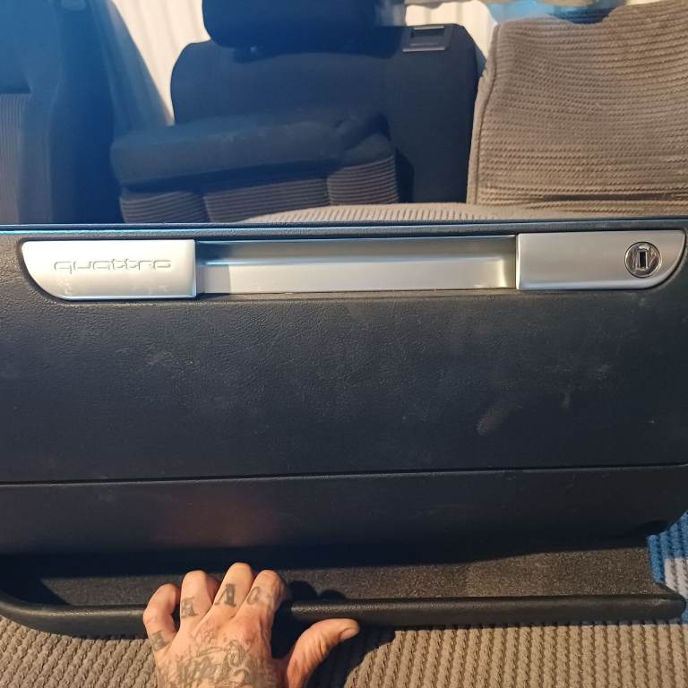 Mk1 audi tt quattro glove box