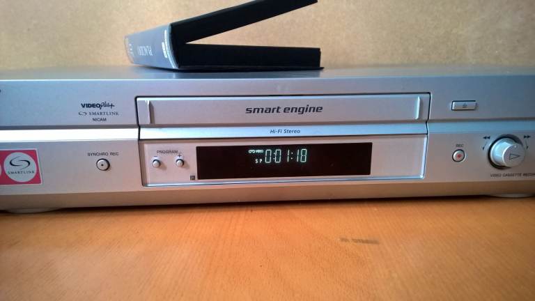 Sony SLV-SE740 6 Head Nicam VHS tape Video Recorder,