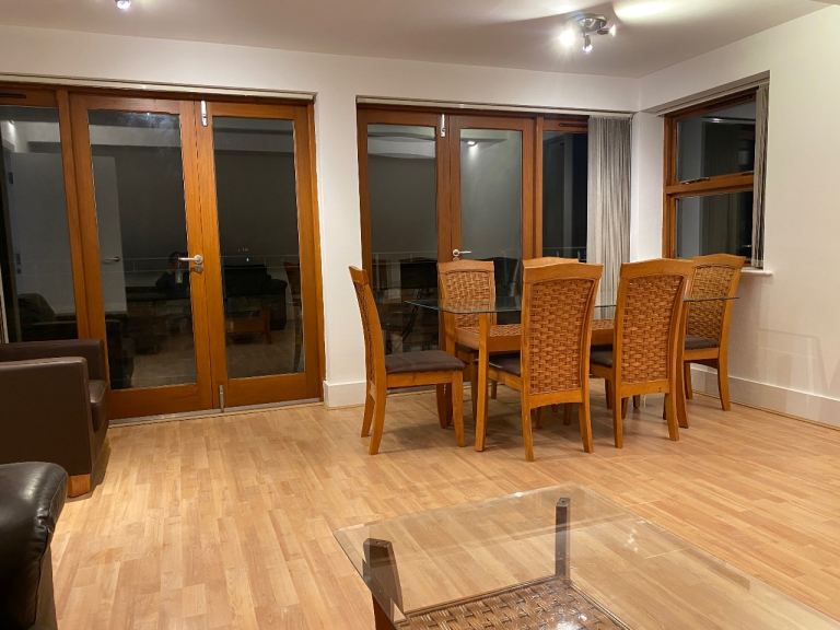 2 bed penthouse flat to let 