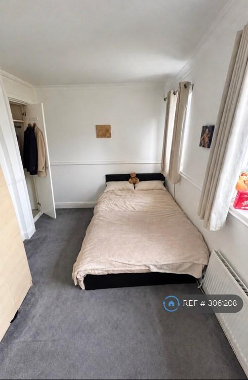 1 bedroom in Ordnance Road, London, E16 (#3061208)