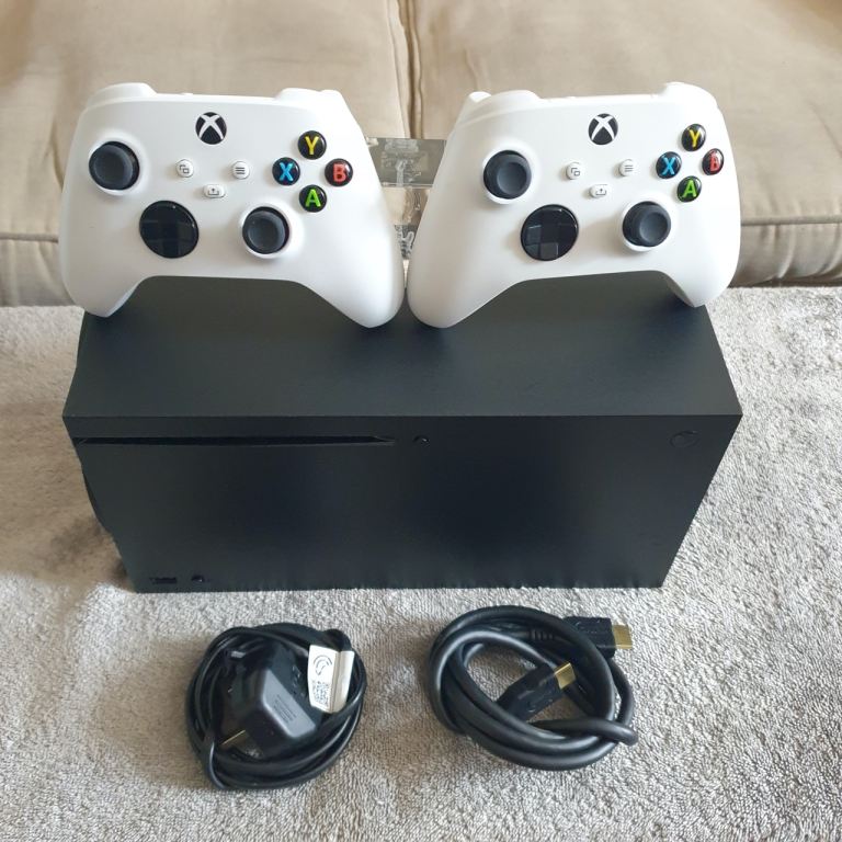 Xbox Series X - Excellent Condition, 2 Controllers, Cables