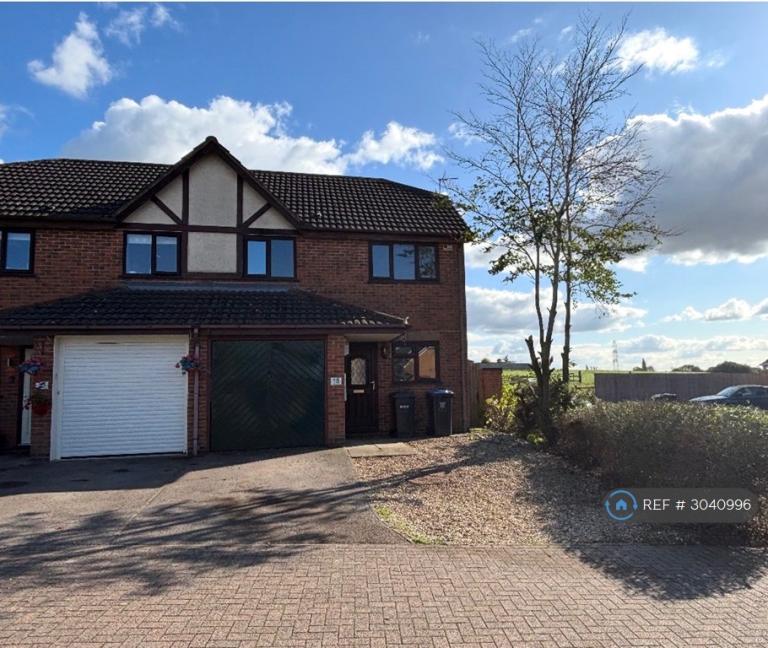 3 bedroom house in Crowfoot Way, Leicester, LE9 (3 bed) (#3040996)
