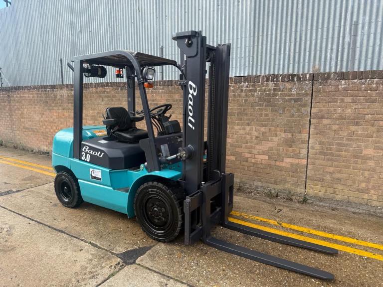 2010 Baoli 3ton diesel forklift, clear view mast, sideshift 