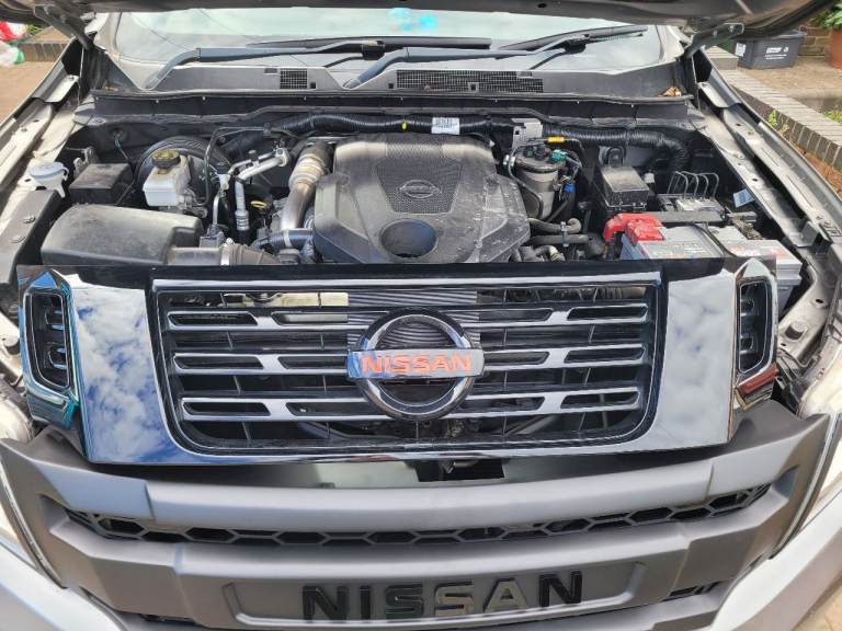 Front grill for nissan navara np300 