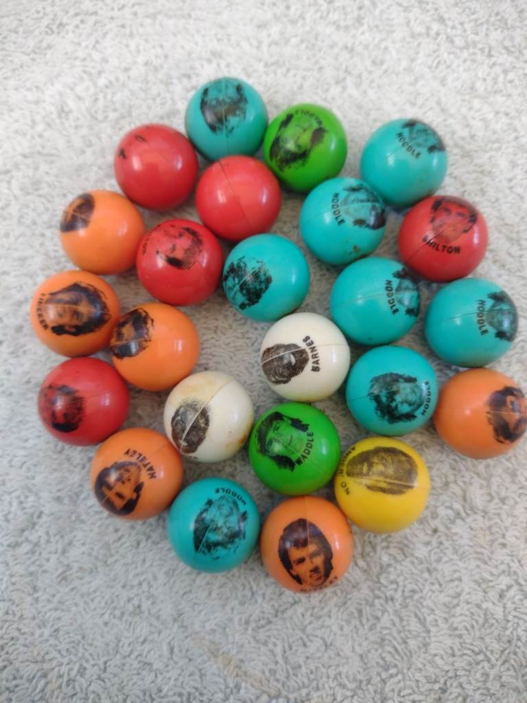 Vintage 1986 Set of Footballer Magnetic Marbles. Lineker/Hoddle/Waddle/Anderton/Shilton & Barnes.