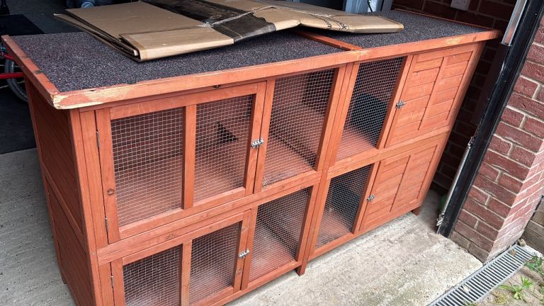 Rabbit hutch 