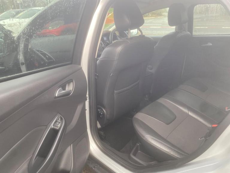 2011 Ford Focus 1.6T EcoBoost Titanium X Euro 5 (s/s) 5dr HATCHBACK Petrol Manual