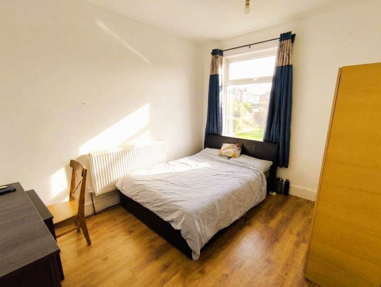 Double to rent E17