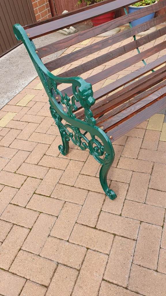 LOVELY BARGAIN Garden Bench with Wooden Slats and Green Metal Frame