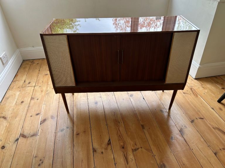 ULTRA Vintage Wooden StereoRadio 