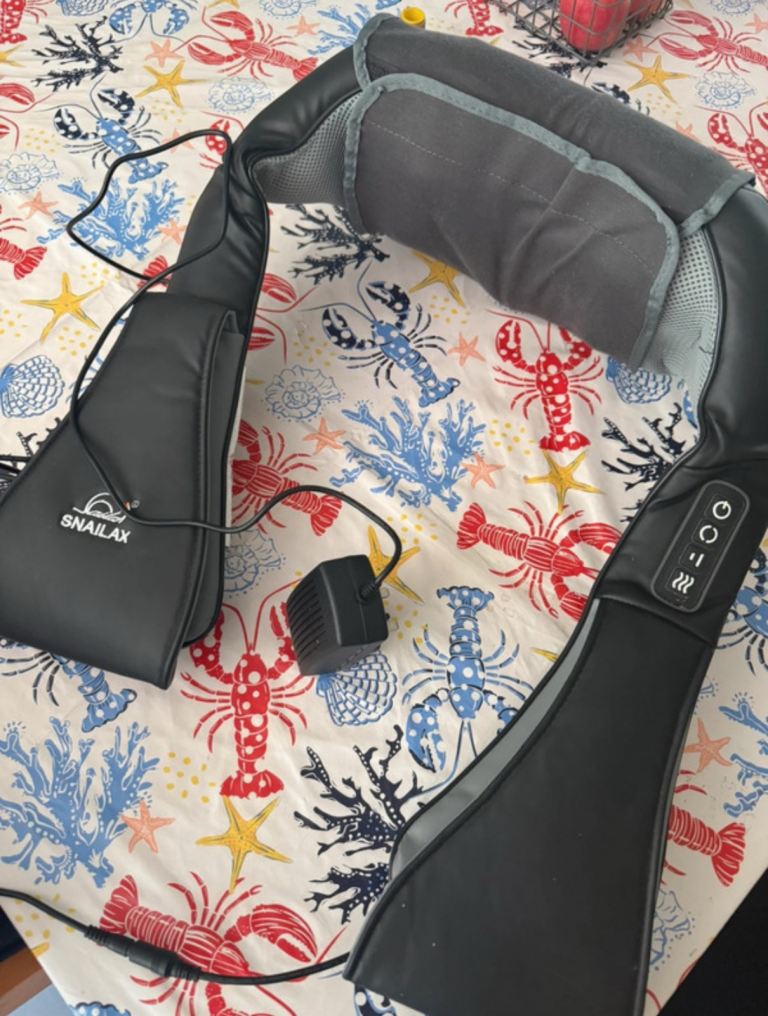 SNAILAX Shiatsu Neck & Shoulder Massager with Heat – As Good As New