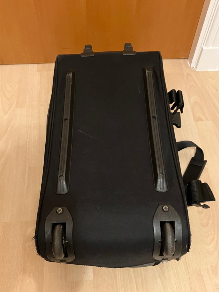 Grey / black hold-all bag with wheels Dunlop