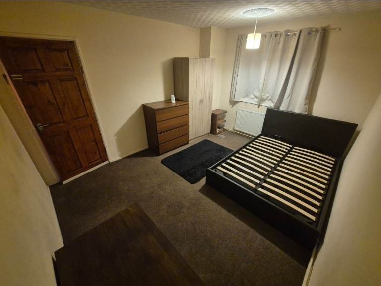 Room to rent in TILBURY £175 per week